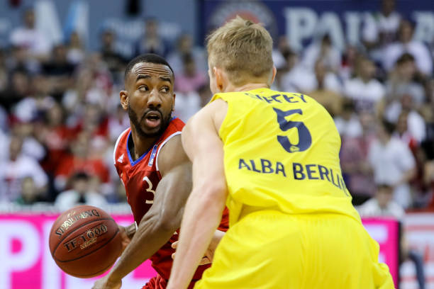 板凳深度仍 板凳深度仍